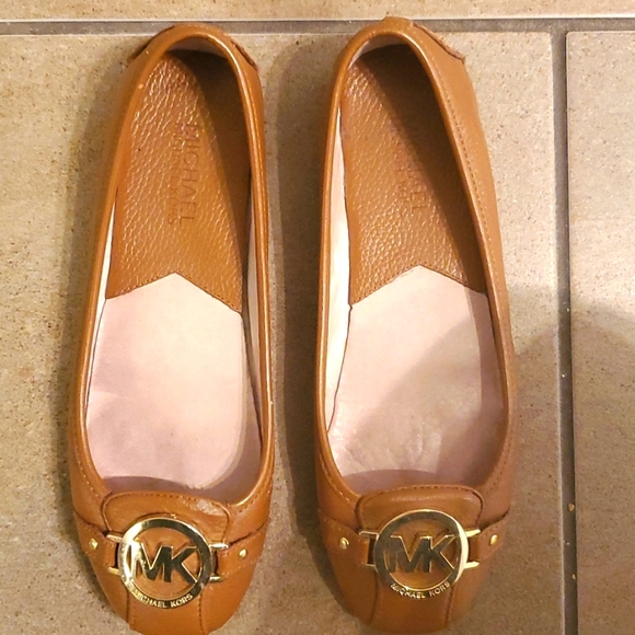 Michael Kors leather shoes - Picture 1 of 3